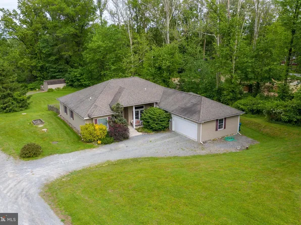 824 Apache Ln, Wrightsville, PA 17368