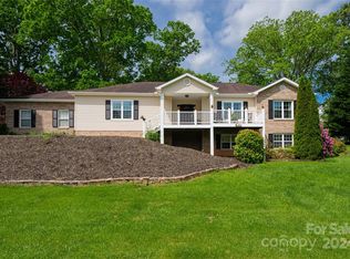 65 Knollview Dr, Asheville, NC 28806