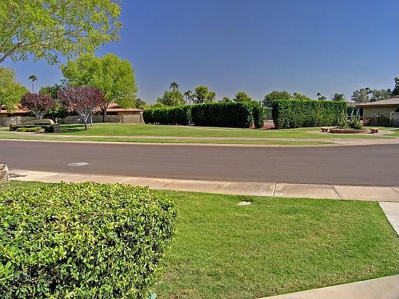 3rd image of 7492 N Del Norte Dr