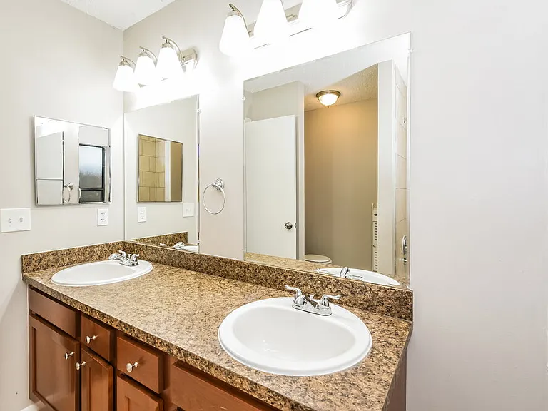 534 S Sundance Dr — Photo 11