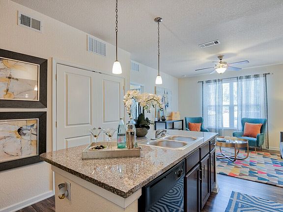 2nd image of 1405 Southwood Plantation Rd #3207
