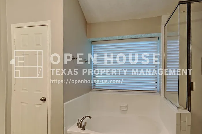 6222 Sasaki Way — Photo 8