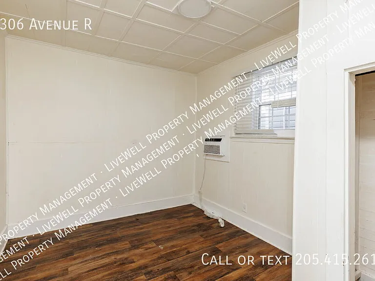 1306 Avenue R — Photo 16