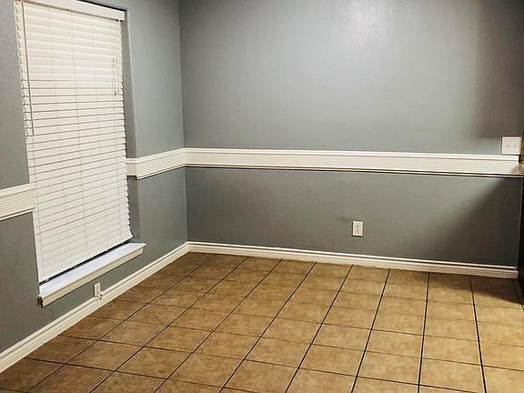 4th image of 1004 Blue Bonnet Dr