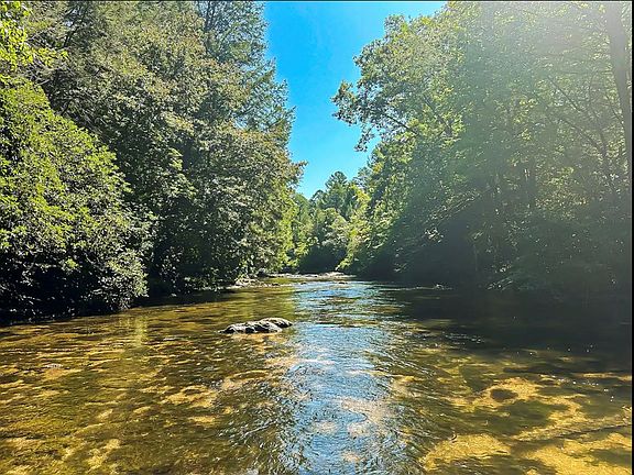 4th image of 252 Branch Creek Rd