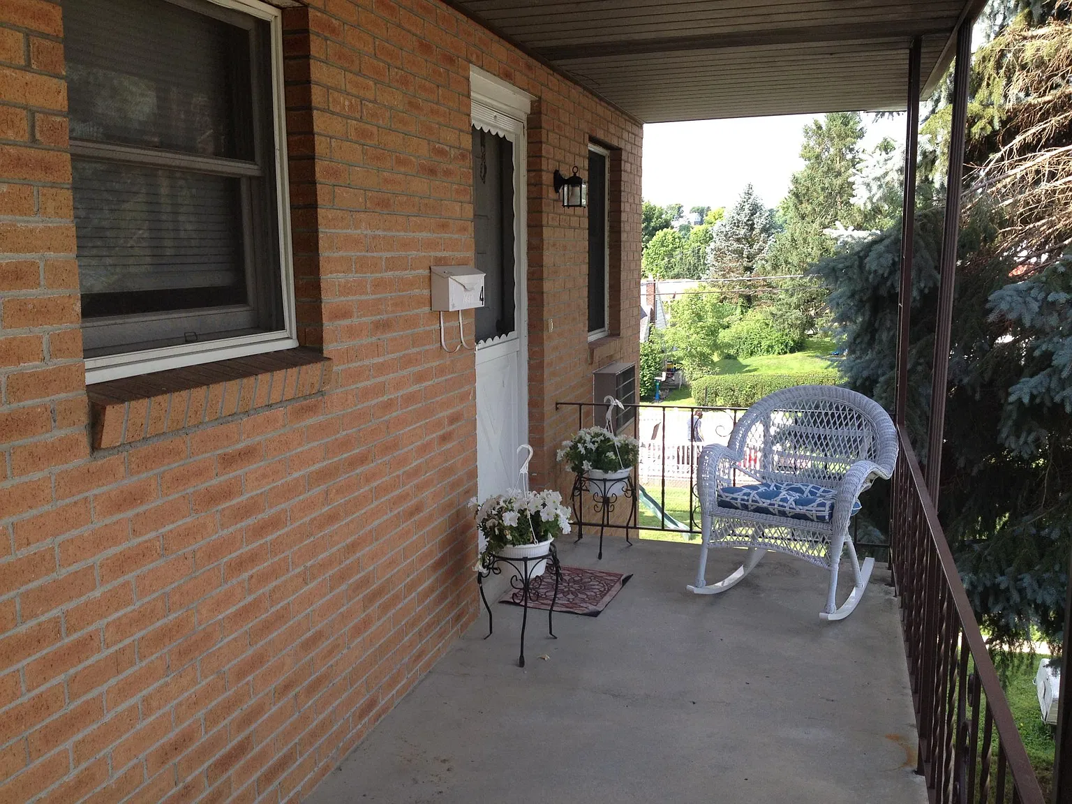 2 bed, 750 sqft, $925 — Photo 2