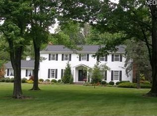 8660 Apple Hill Rd, Chagrin Falls, OH 44023