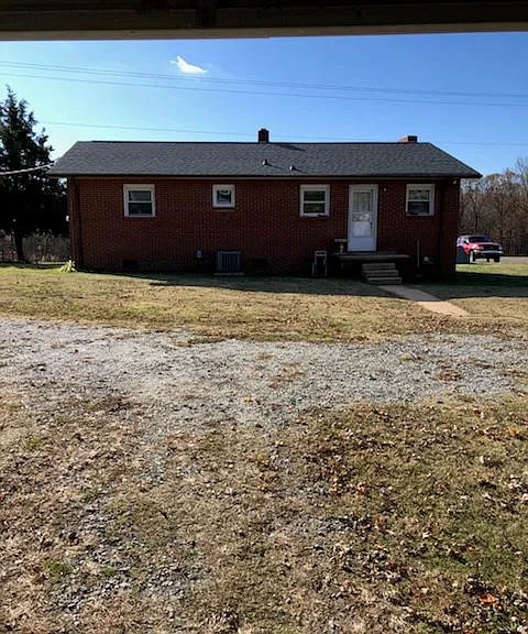 204 Pear Tree Rd — Photo 3