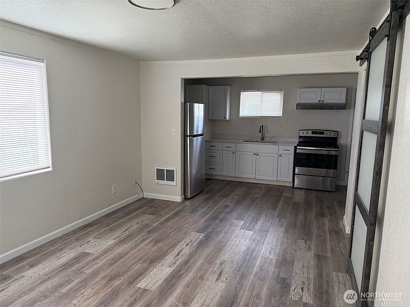 3rd image of 31 39 F Street NW