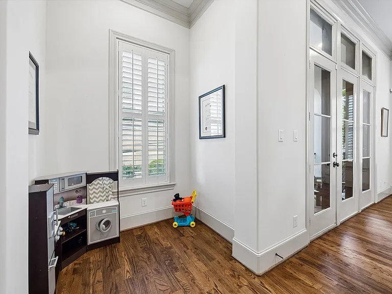 1521 Oakdale St — Photo 21