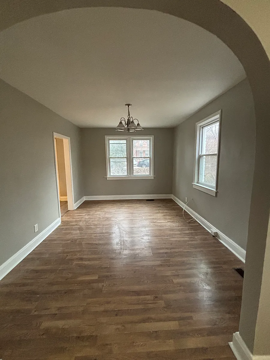 Building Photo - 10XX E Cold Spring Ln