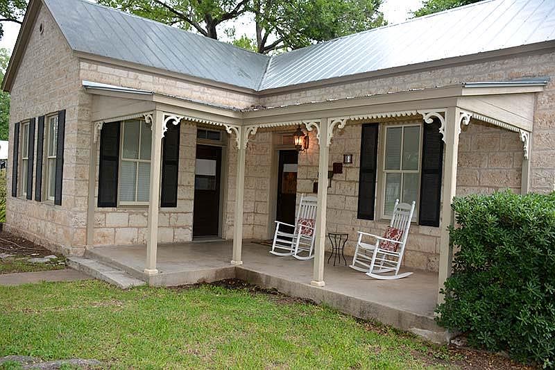 1st image of 803 N Llano St