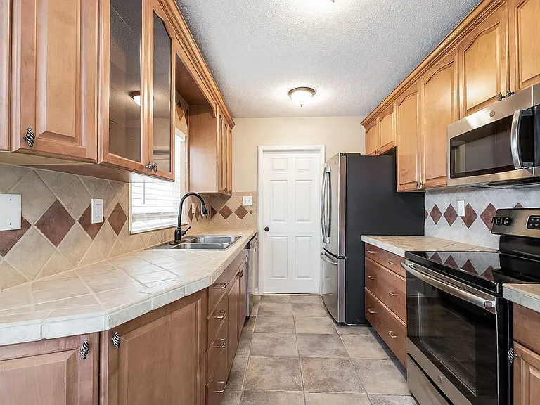 8277 Chesebro Ave — Photo 4
