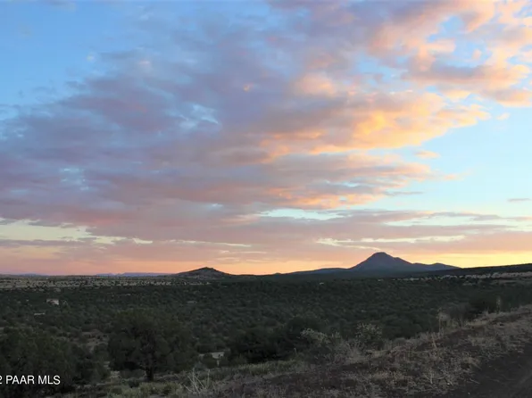 9938 W Gleed Station Rd, Ash Fork, AZ 86320