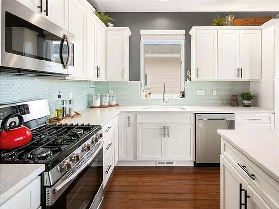 2nd image of 1134 Pitt Ave