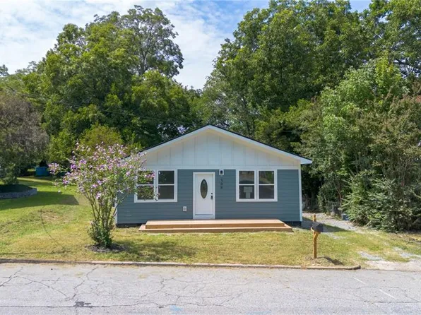 300 Center St, Thomasville, NC 27360