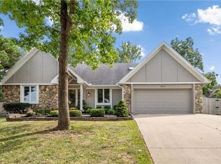 10915 W 109th St, Overland Park, KS 66210