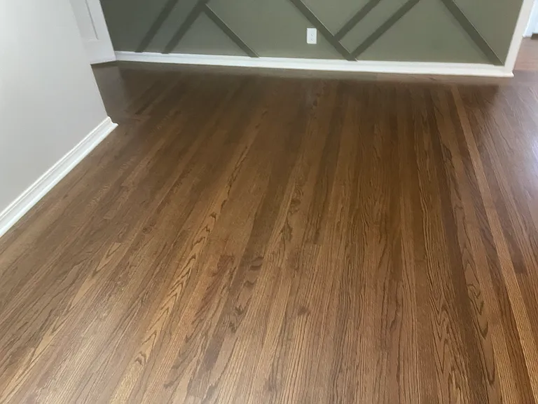555 Claremont Dr — Photo 33