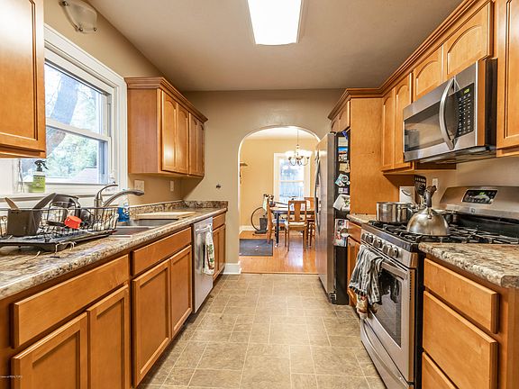 5th image of 5630 S Washington Ave