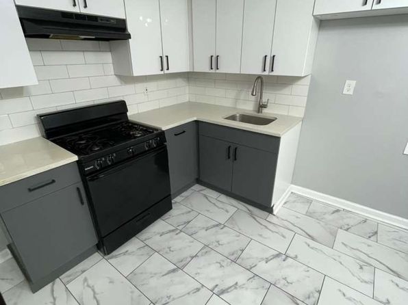 880 S 14th St FLOOR 1