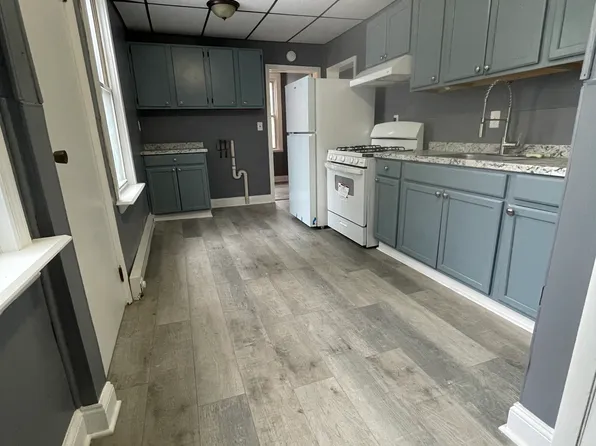 19 Garner St #1R, Cohoes, NY 12047