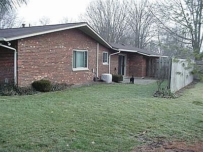 3rd image of 7985 Brainard Woods Dr