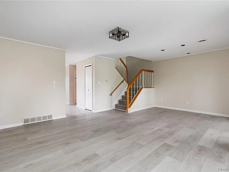 21 Pond Dr W — Photo 18