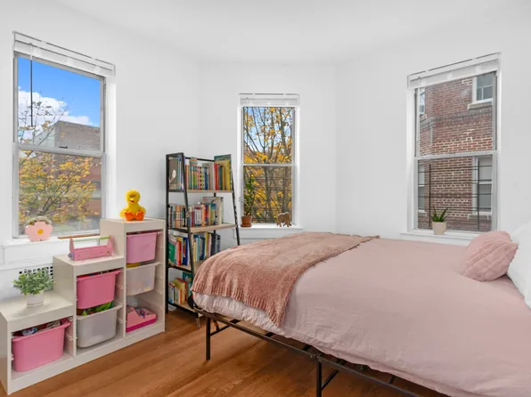 920 East 17th Street image 5 of 7