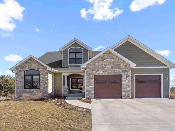 31678 Chestnut Ct, Lake City, MN 55041