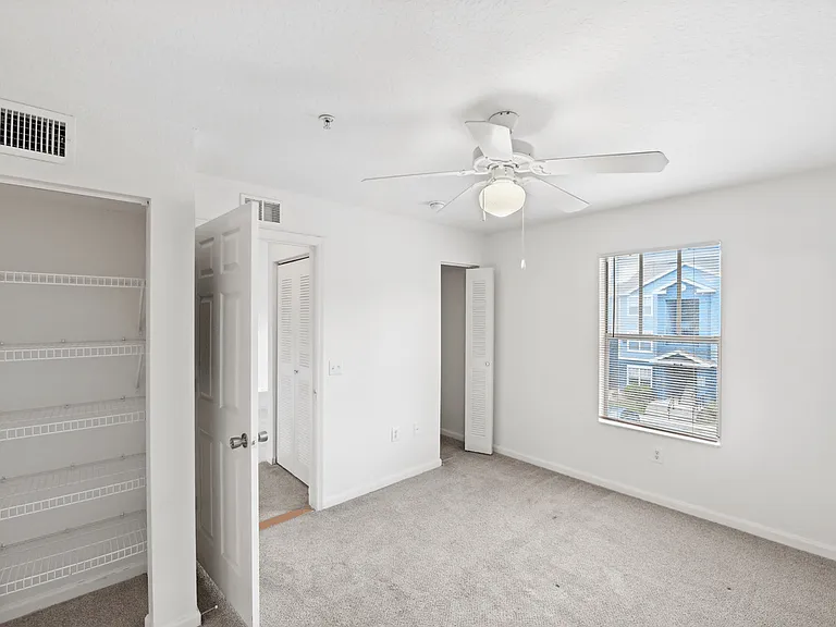 Wellesley Apartments — Photo 22