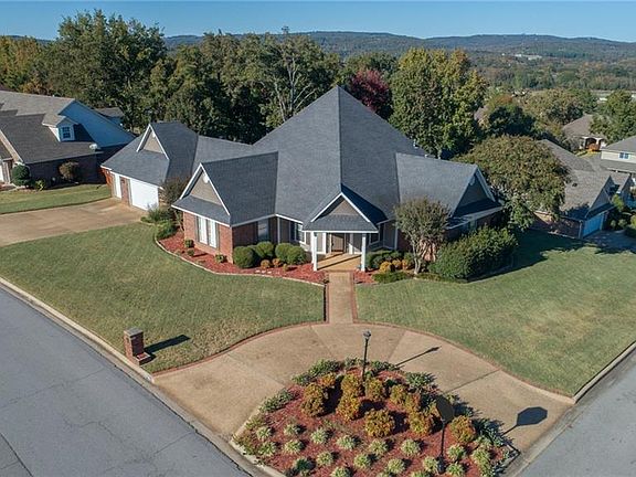 4th image of 1900 Parkridge Dr