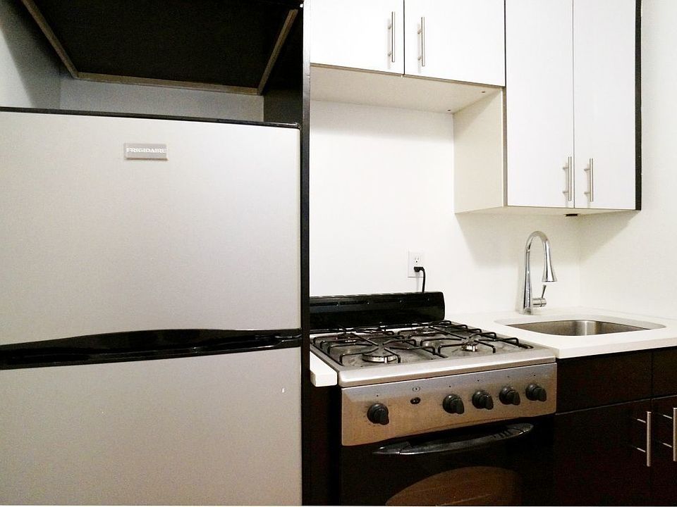 2nd image of 374 S 5th St APT 3