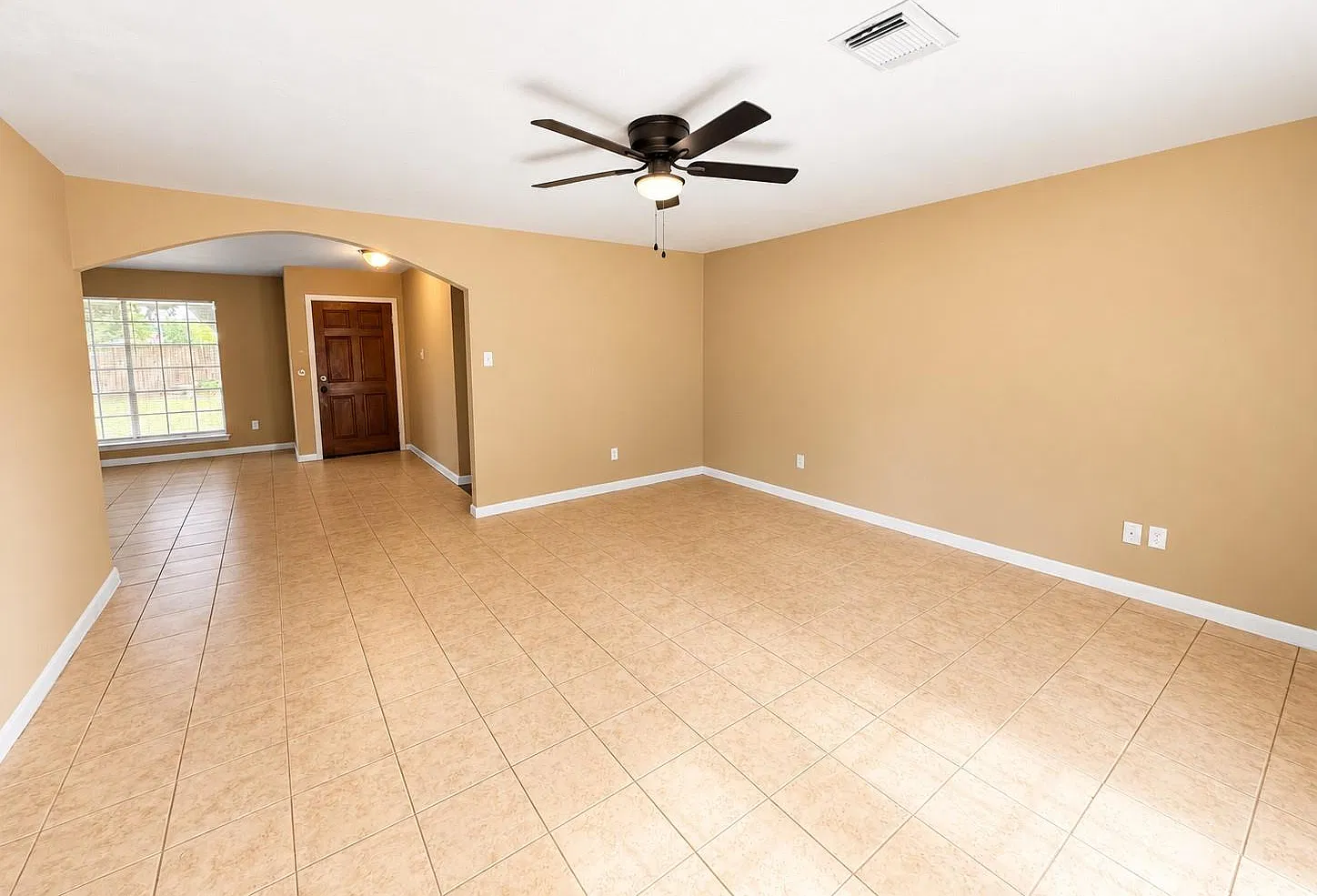 3 bed, 2.0 bath, 1739 sqft, $1,800 — Photo 4