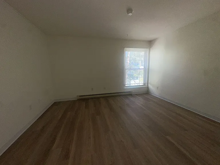 University Park Apartments near Cornell University — Photo 267