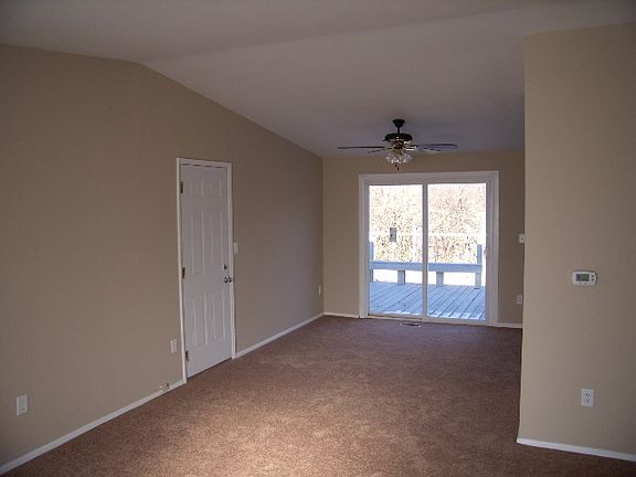 5th image of 3050 Charlotte Mill Dr.
