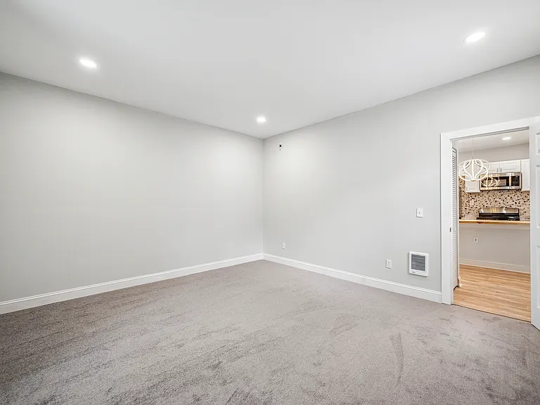 5033 Walnut St #2 — Photo 10