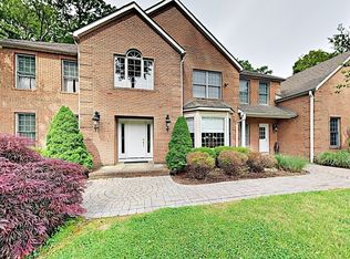 2 Angelo Dr, Sparta, NJ 07871