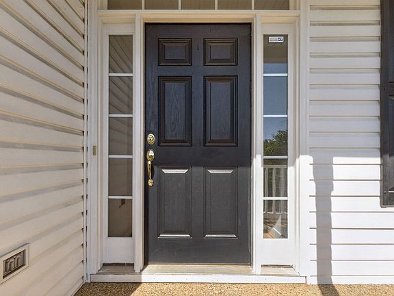 2nd image of 1663 Appian Way