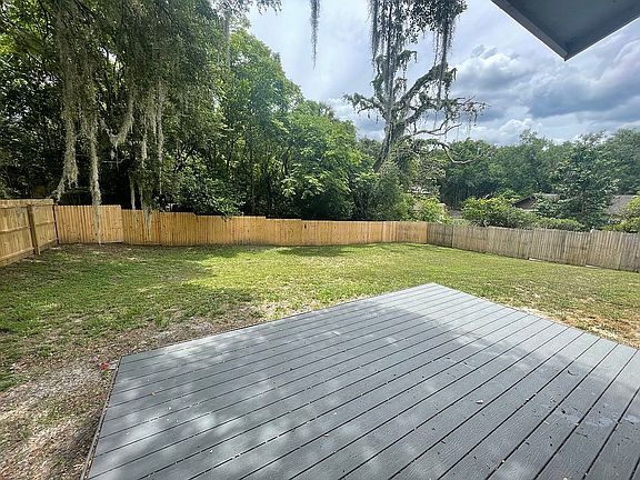 4th image of 154 W Fern Dr