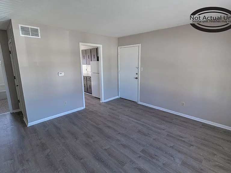 2932 Leeway Dr #D — Photo 11