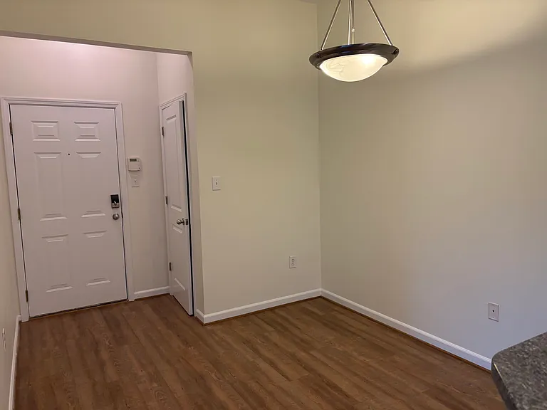 765 Walker Sq #4C — Photo 1