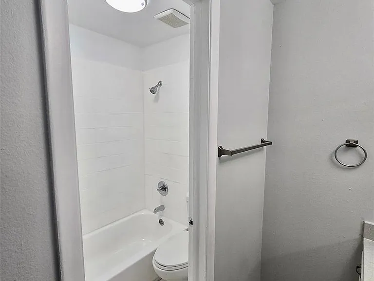 1437 Moline St — Photo 6