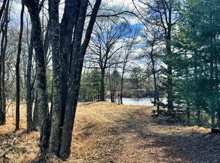 River Dr, Menominee, MI 49858