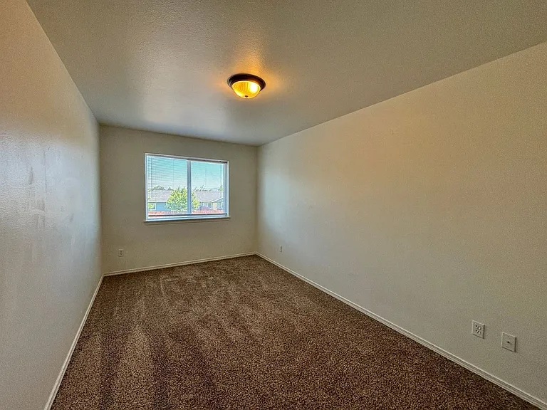 1245 & 1247 SW 27th St — Photo 7