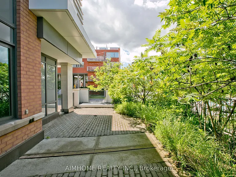 26 Churchill Ave #Townhouse 120 — Photo 33