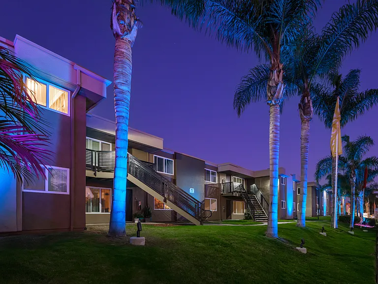 Alderwood / Naples Apartments — Photo 9