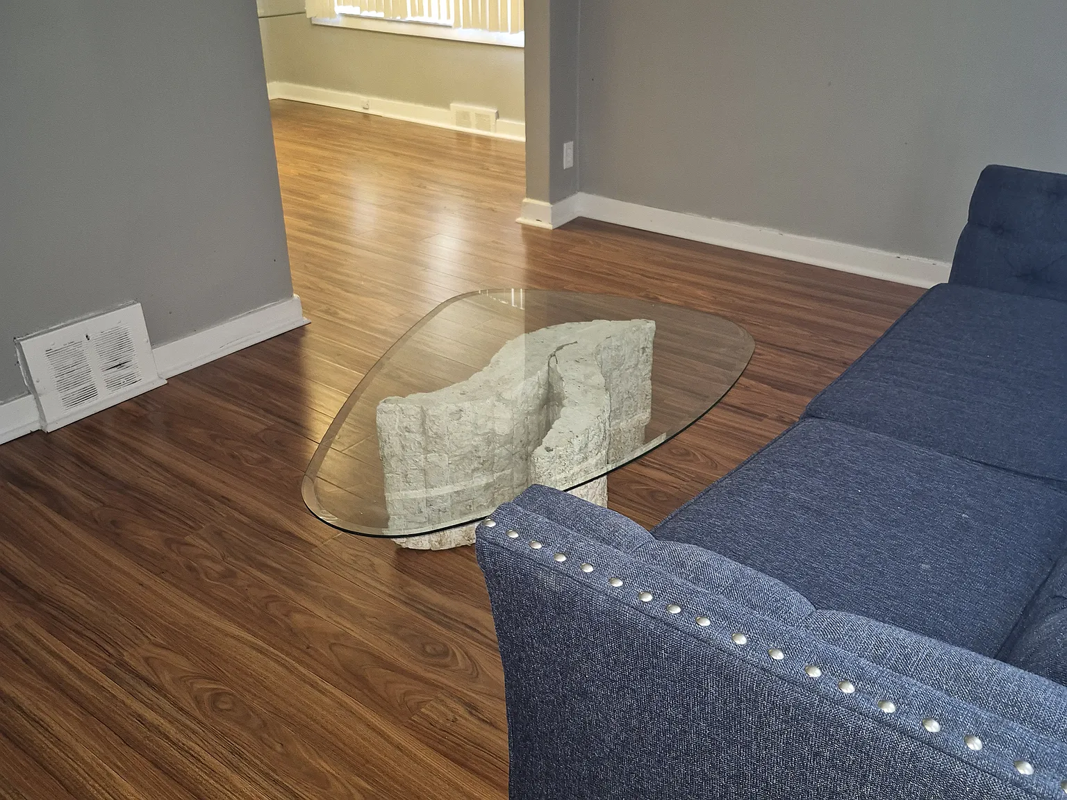 2 bed, 1000 sqft, $1,200 — Photo 4