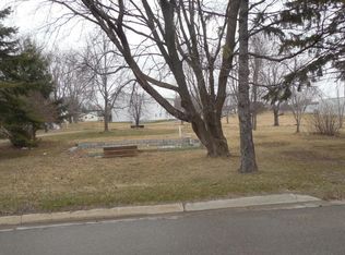 406 Sunnybrook Rd, Wadena, MN 56482