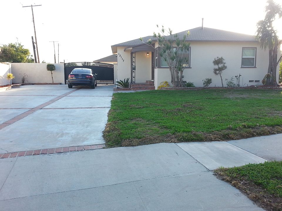 1st image of 12117 Parmelee Ave