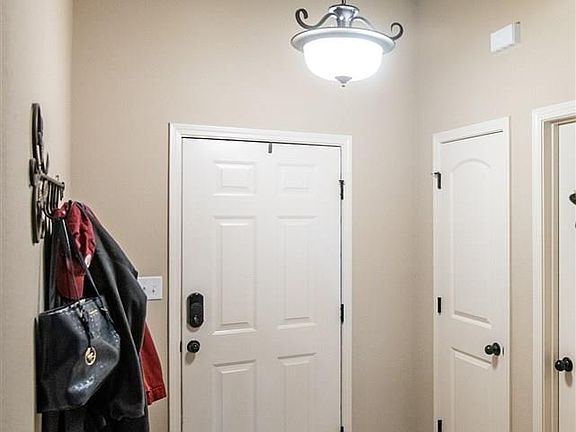 3rd image of 2025 Dandelion Dr